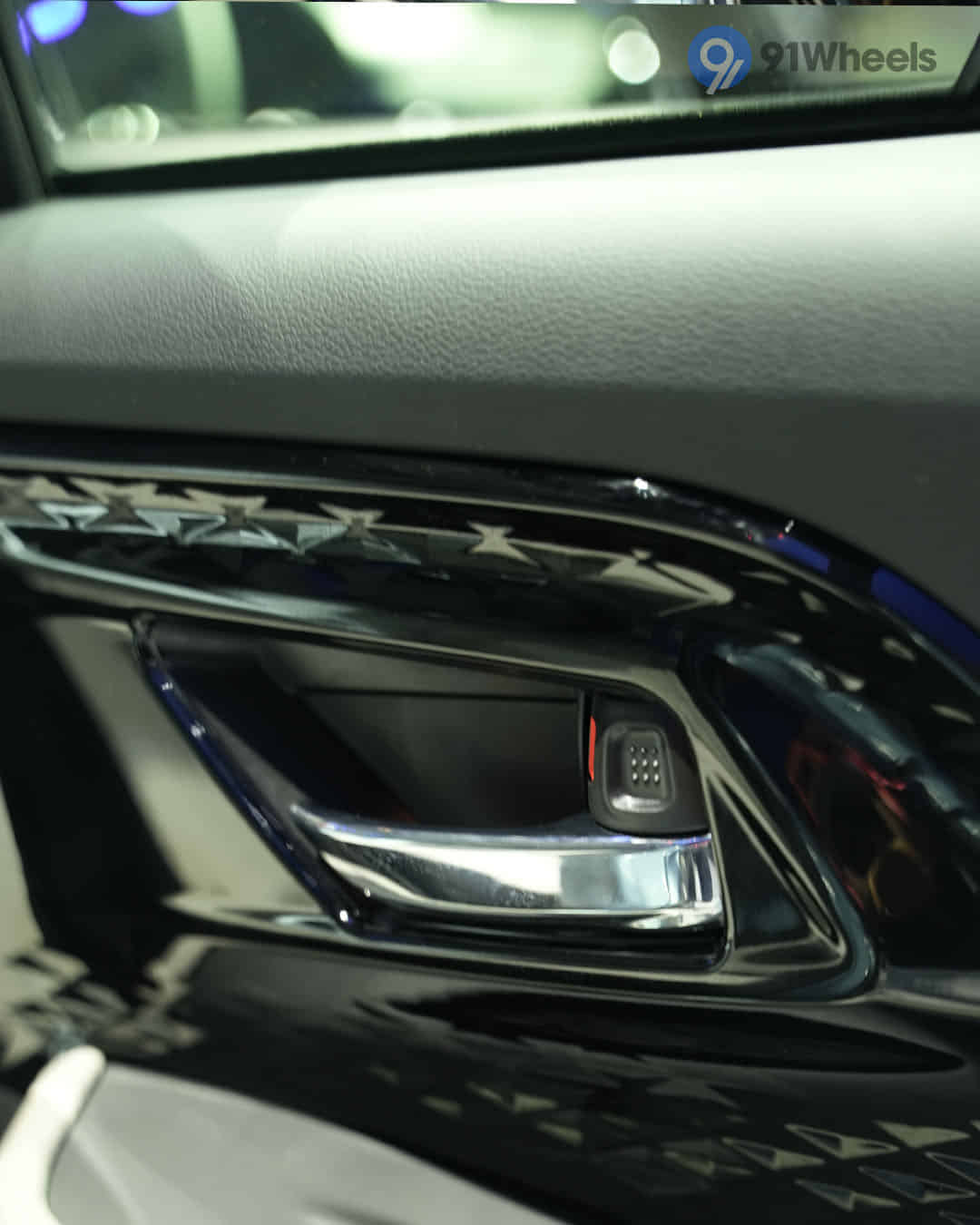 Front Passenger Door Pad Handle