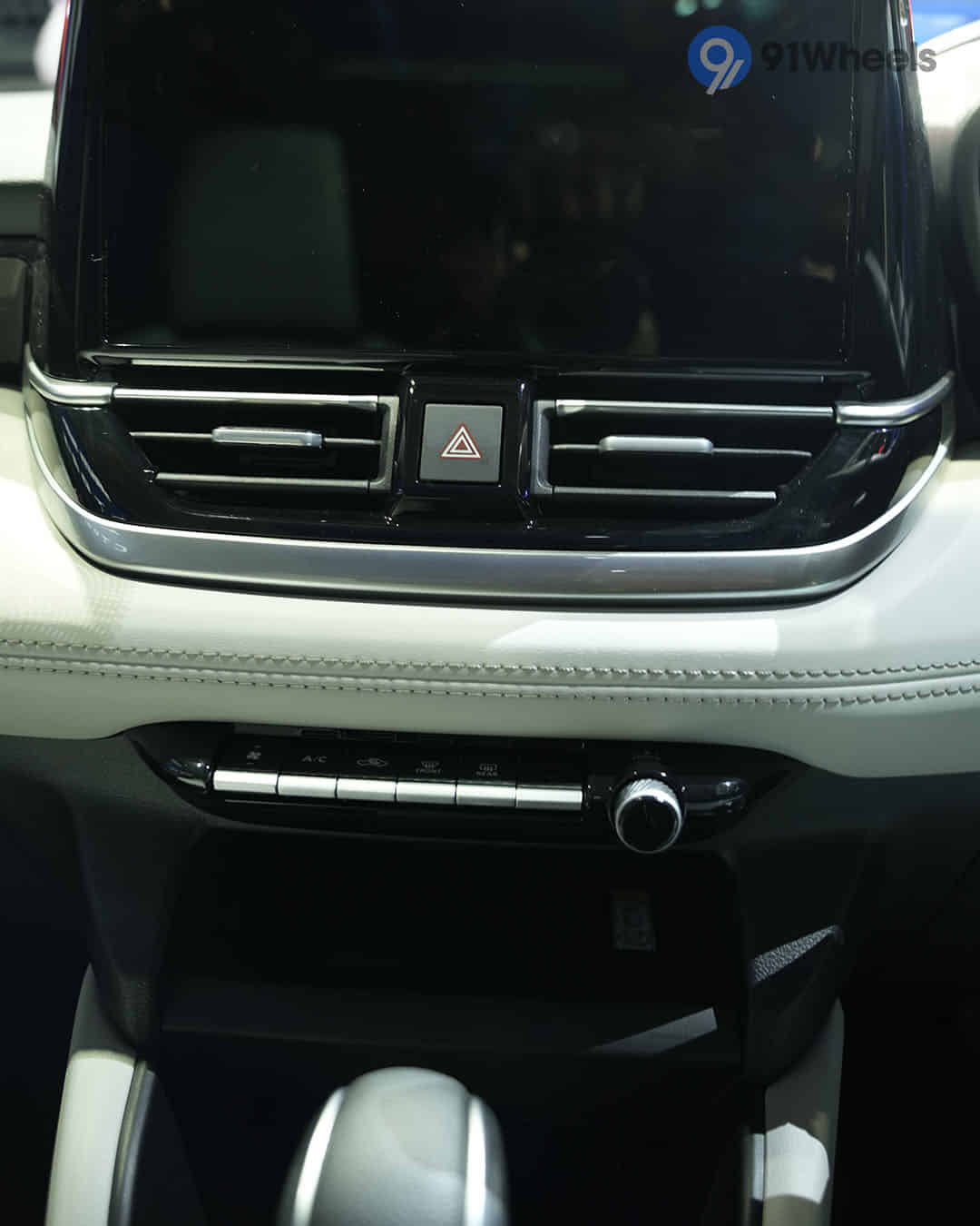 Front Centre Air Vents