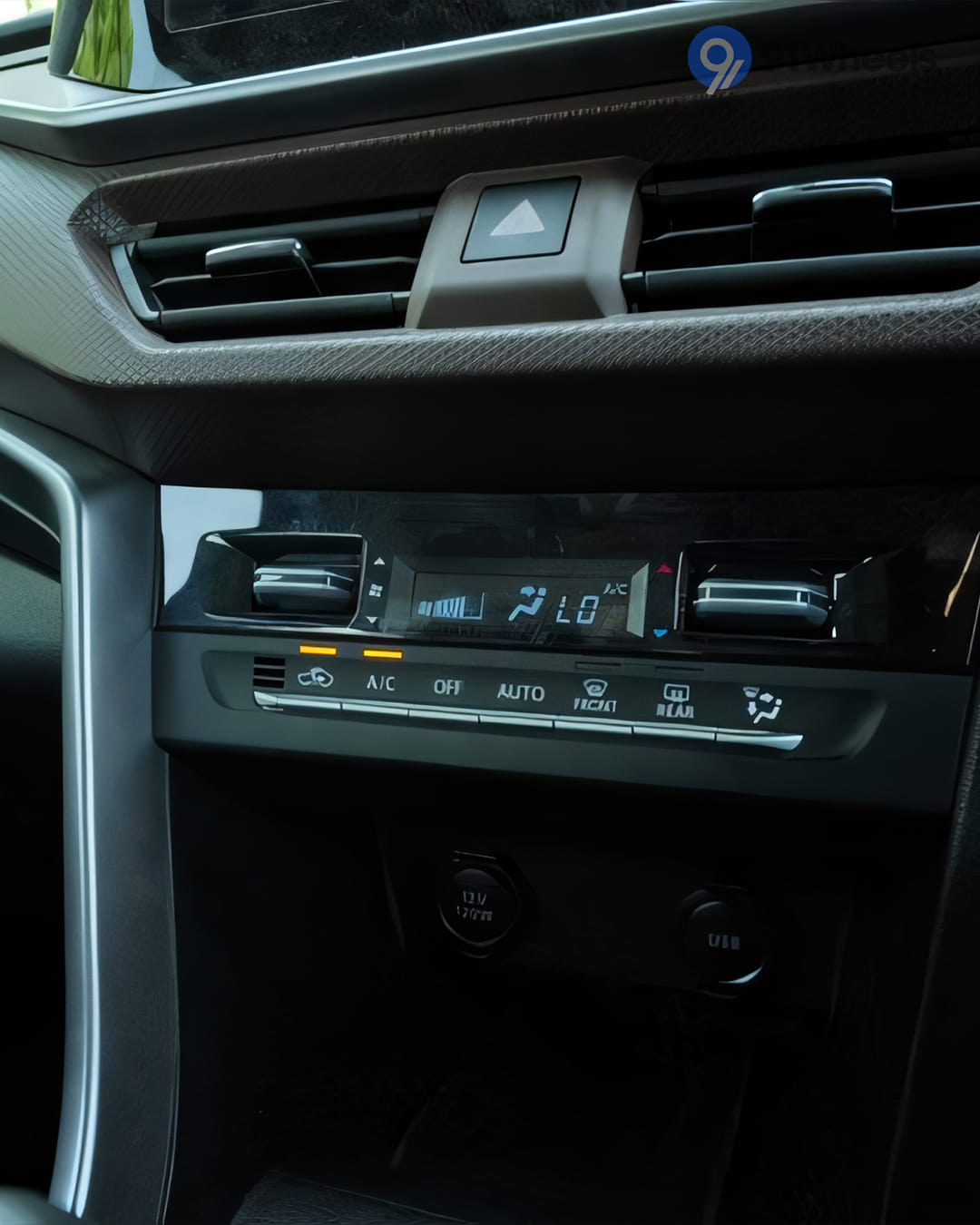 Maruti Suzuki Brezza AC Controls