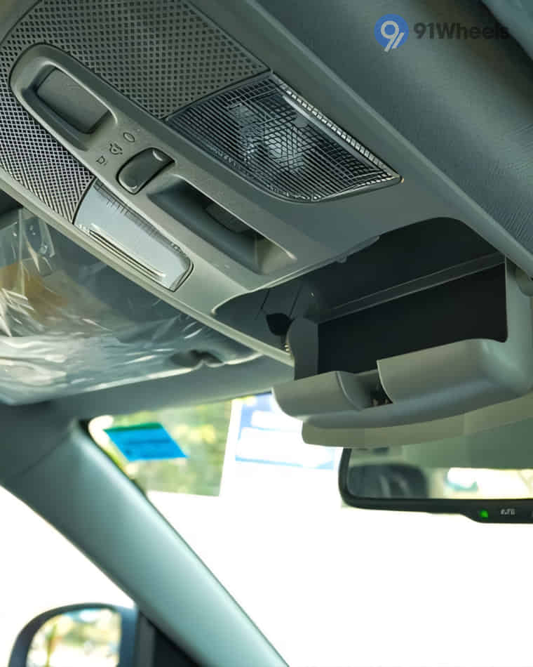 Dashboard & Front Cabin - 13 Dashboard & Front Cabin - 13