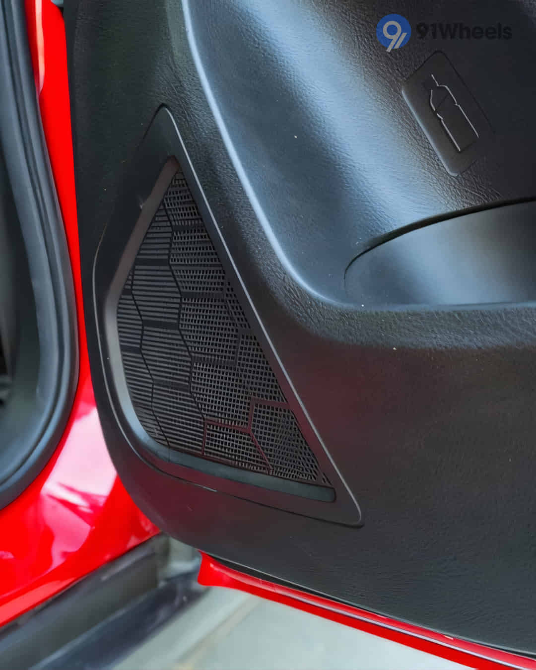 Rear Speakers Rear Speakers