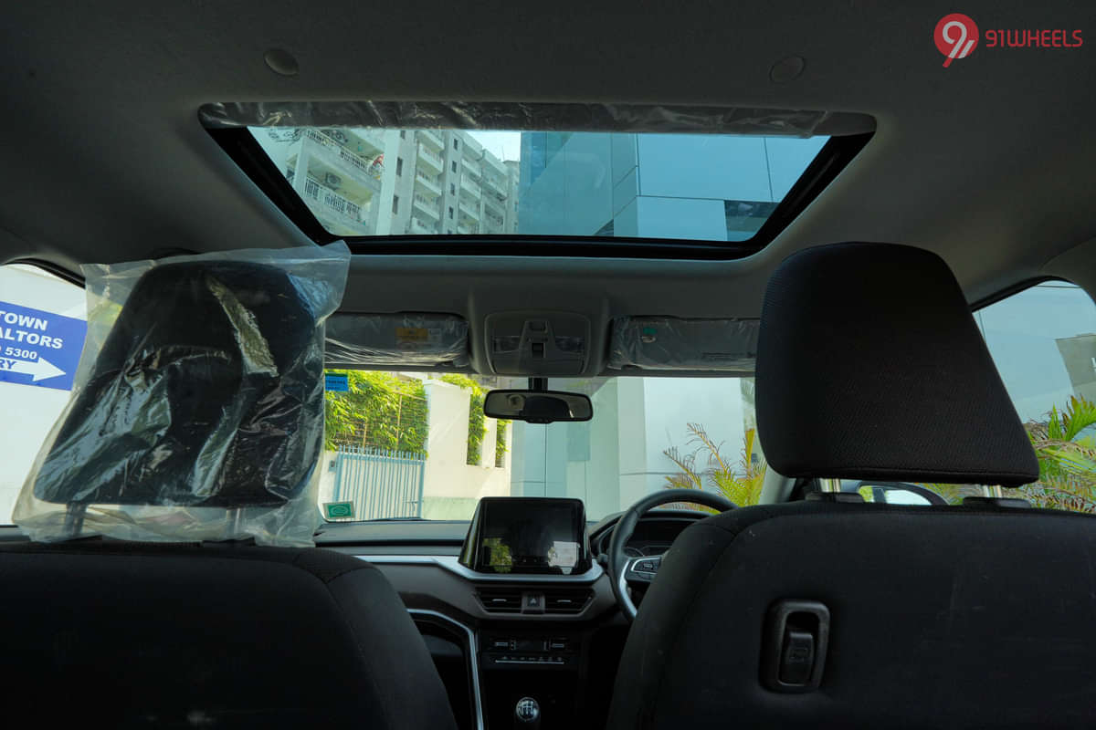 Maruti Suzuki Brezza Cabin Roof