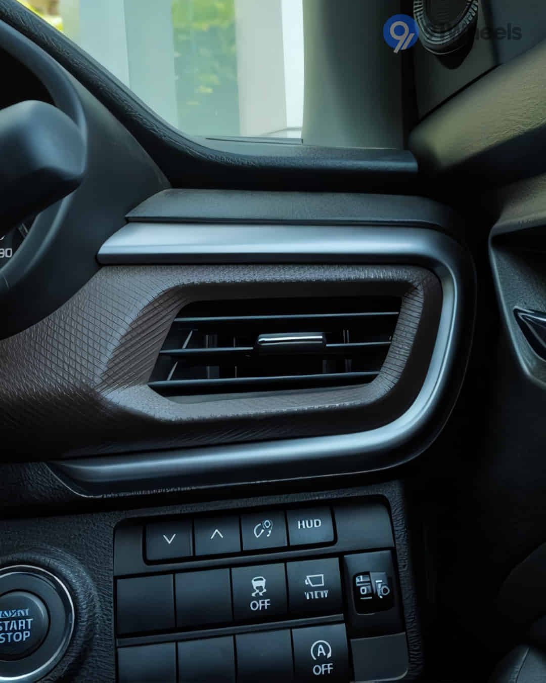 Right Side Air Vents Right Side Air Vents