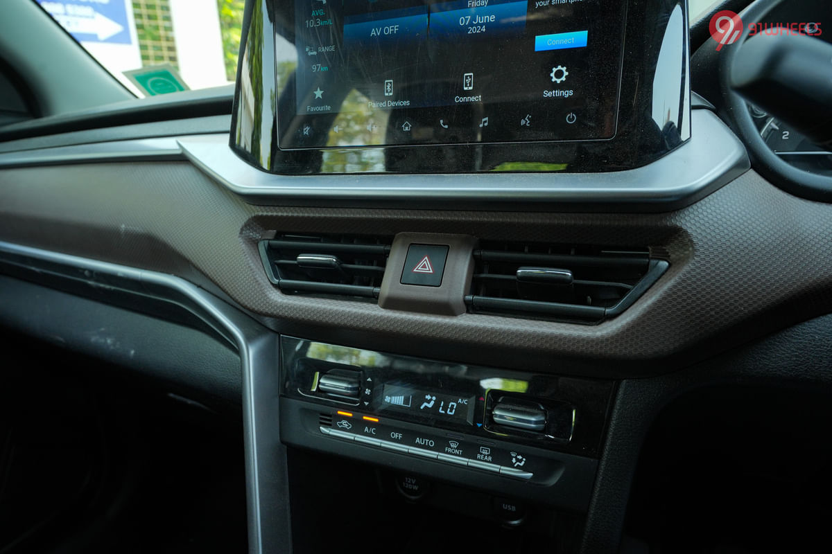 Maruti Suzuki Brezza Front Centre Air Vents