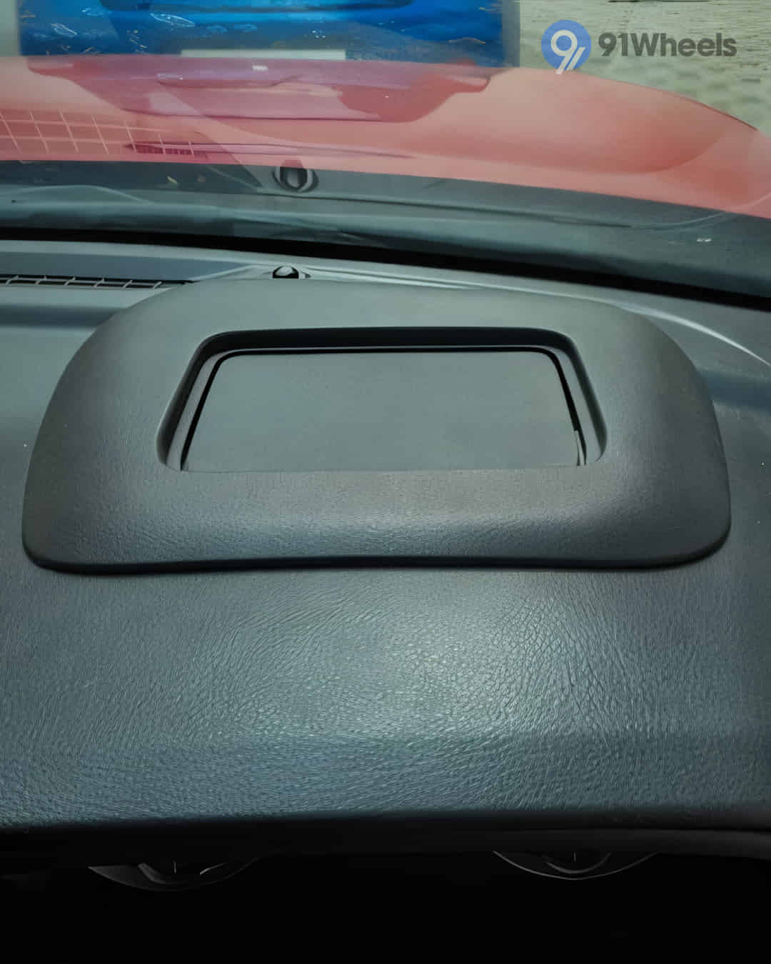 Central Dashboard Top Storage / Speaker Central Dashboard Top Storage / Speaker