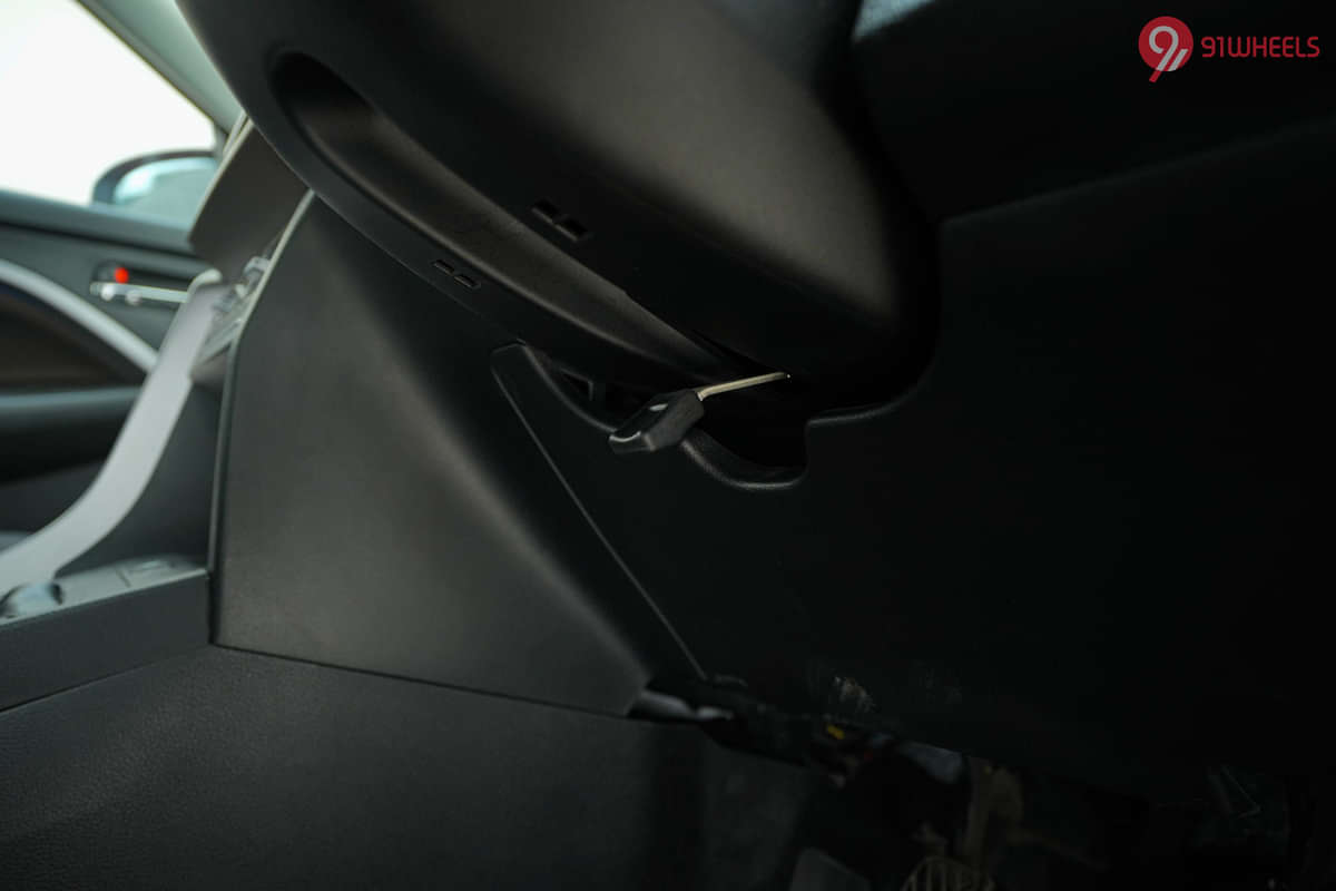 Maruti Suzuki Brezza Steering Adjustment Lever/Controller