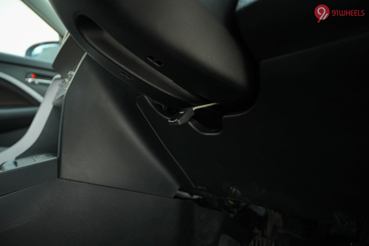 Maruti Suzuki Brezza Steering Adjustment Lever/Controller