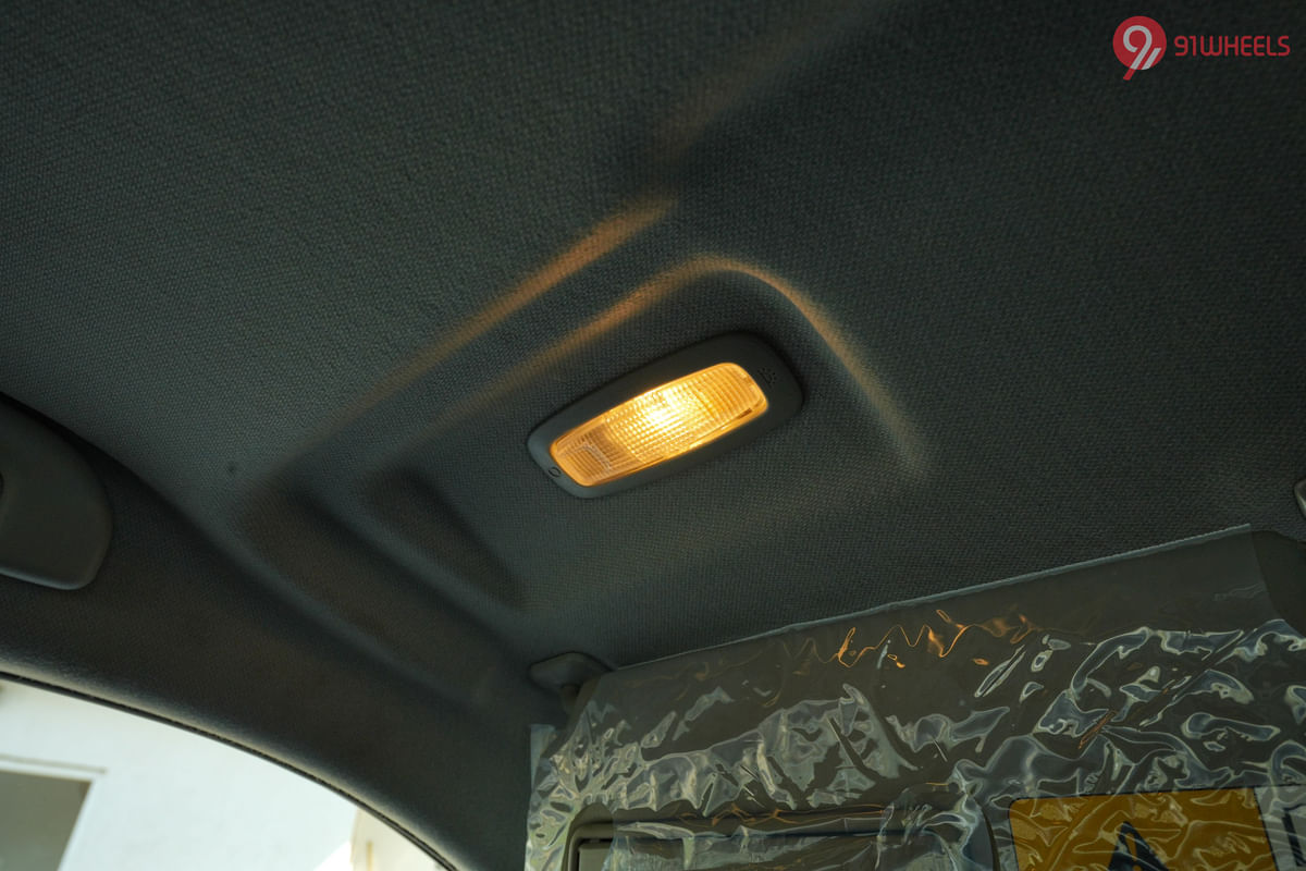 Maruti Suzuki Brezza Rear Row Roof Mounted Cabin Lamps
