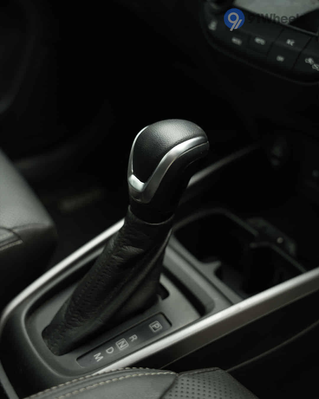 Gear Shifter / Gear Shifter Stalk Gear Shifter / Gear Shifter Stalk