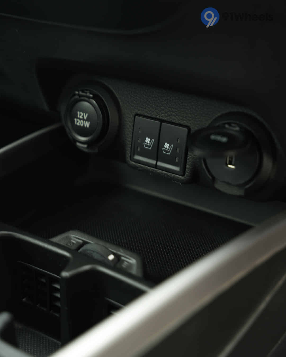 Power Socket / USB / Wireless Charging Power Socket / USB / Wireless Charging