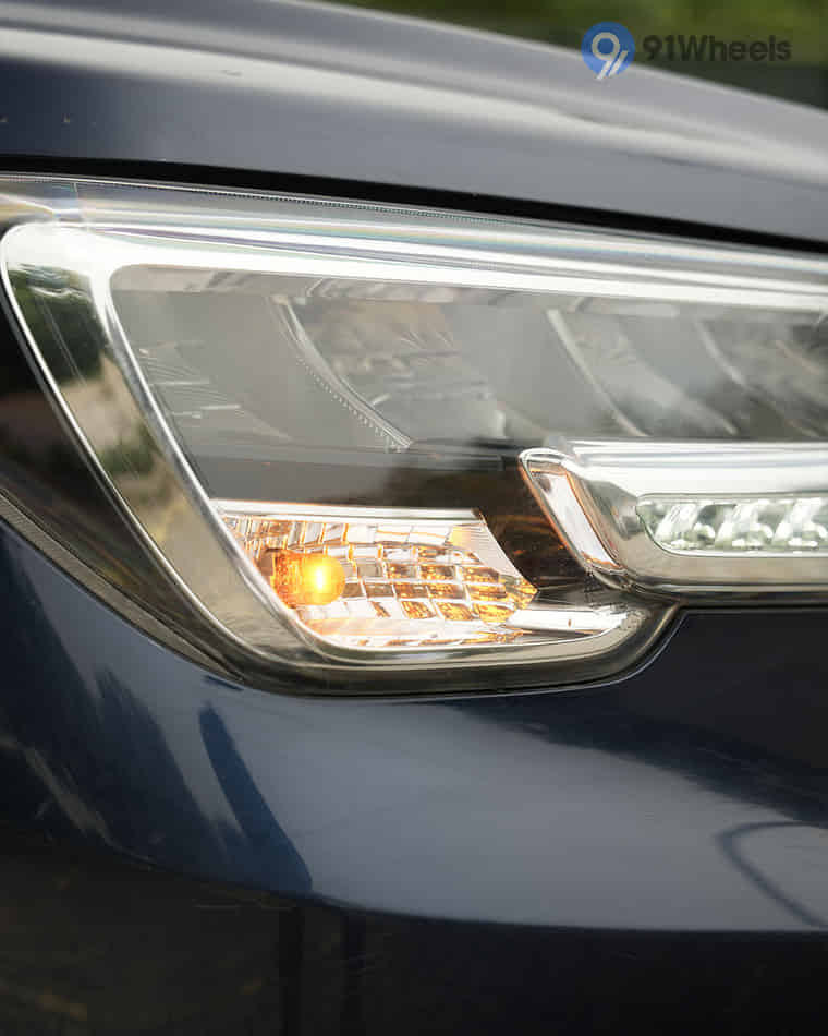 Headlights & Tail-lights - 5 Headlights & Tail-lights - 5