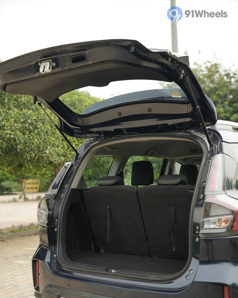 Bootspace & Utility - 1 Bootspace & Utility - 1