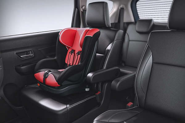 Maruti XL6 child mount seat