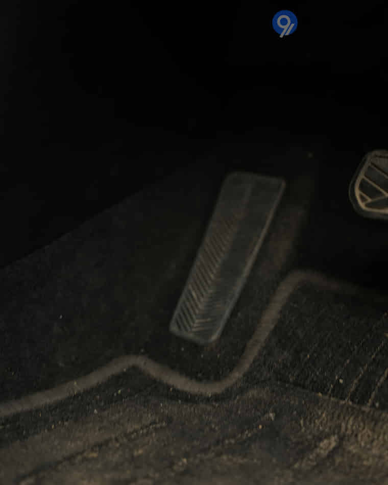 Driver Controls - 10 Driver Controls - 10