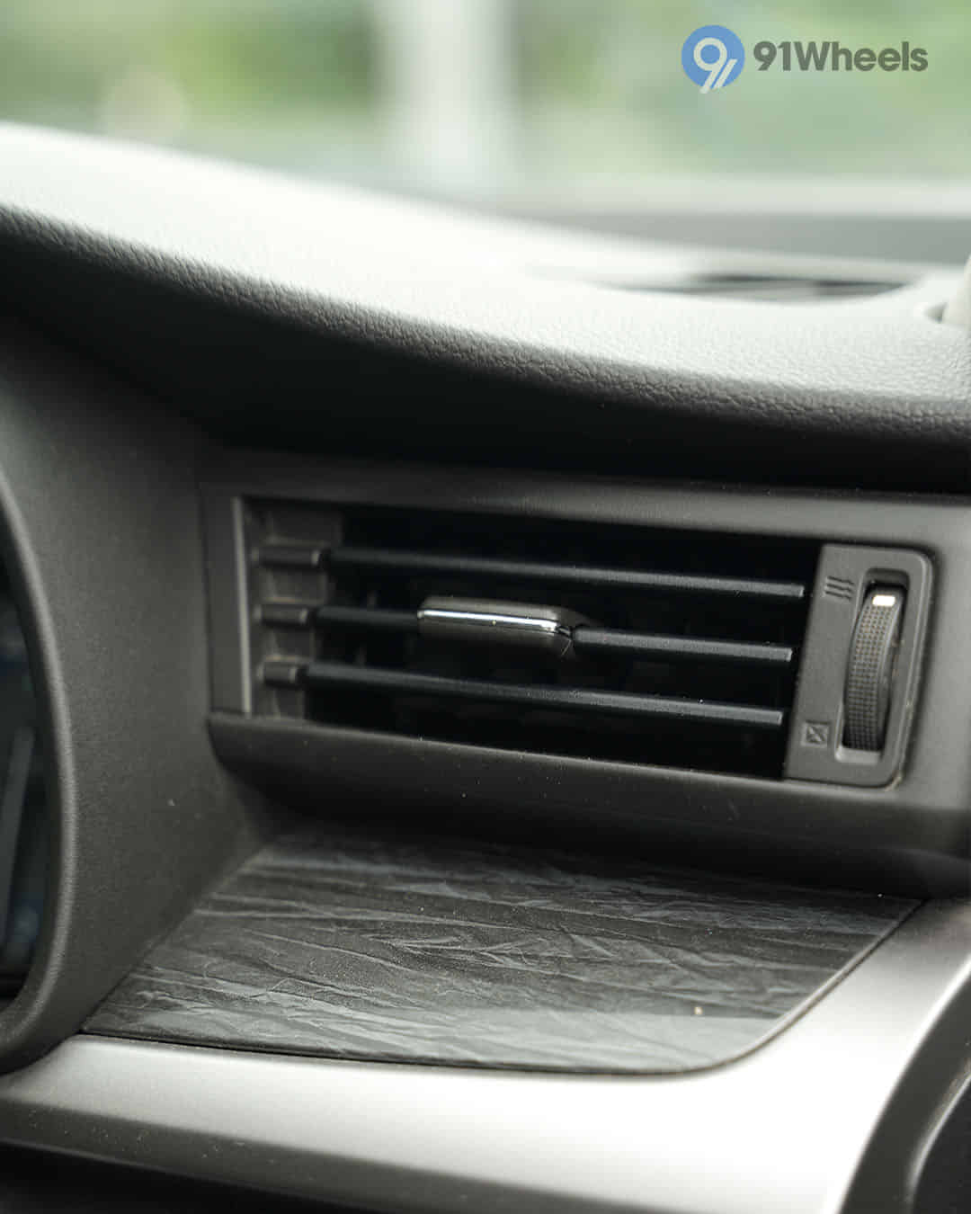 Right Side Air Vents Right Side Air Vents