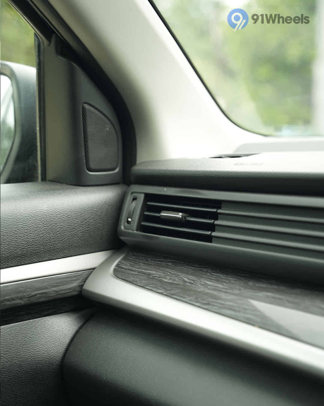 Front Passenger Air Vents Front Passenger Air Vents