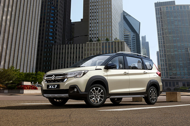 Maruti Suzuki XL7 Left Front Three Quarter