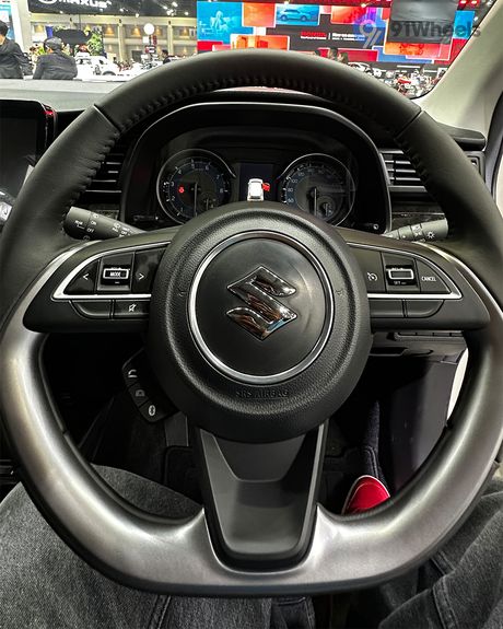XL7 Steering Wheel