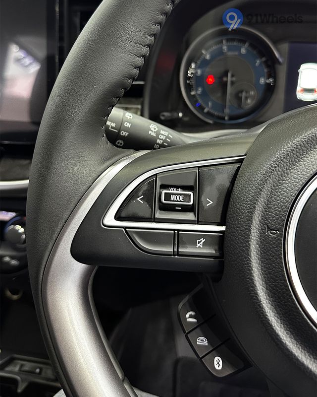 XL7 Left Steering Mounted Controls