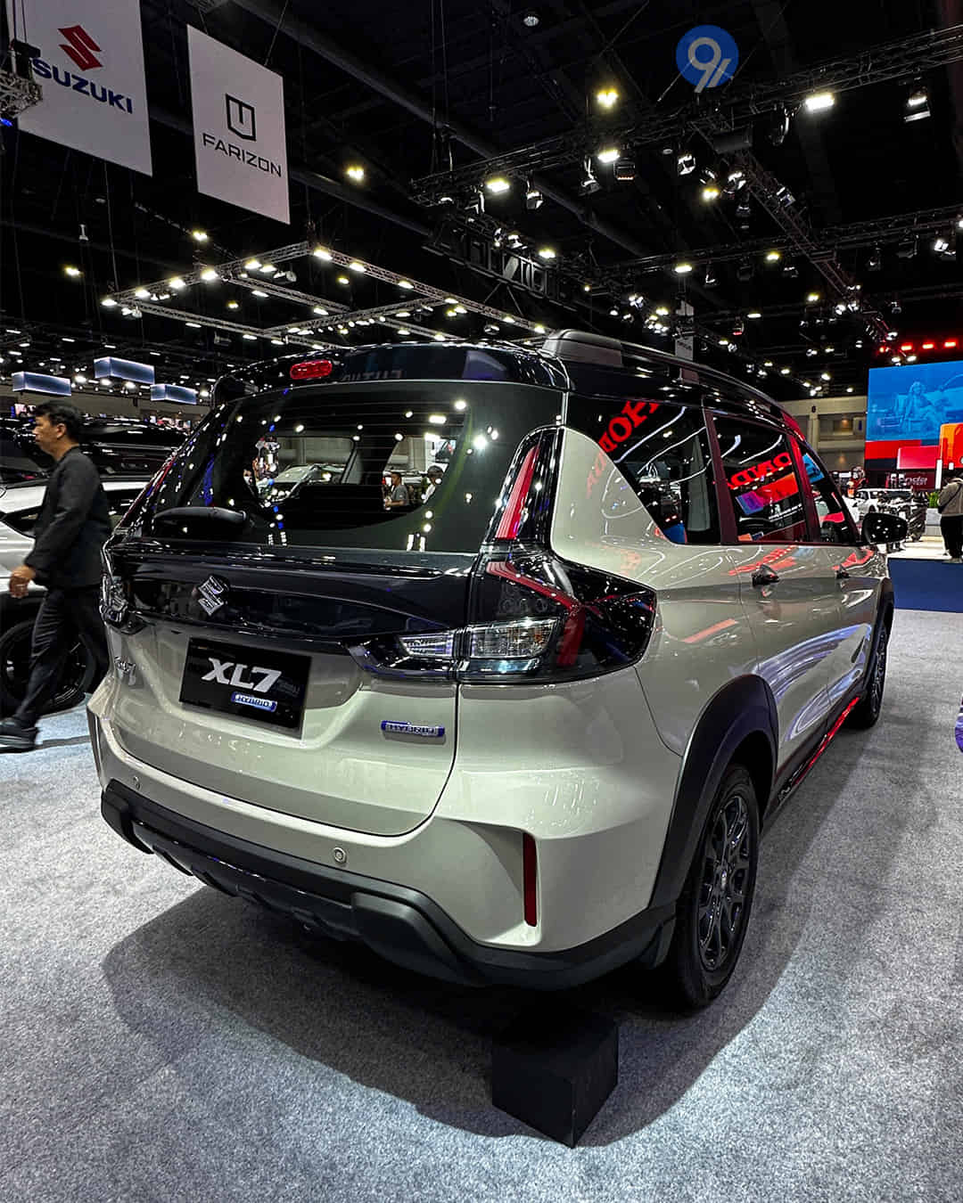 Right Rear Three Quarter