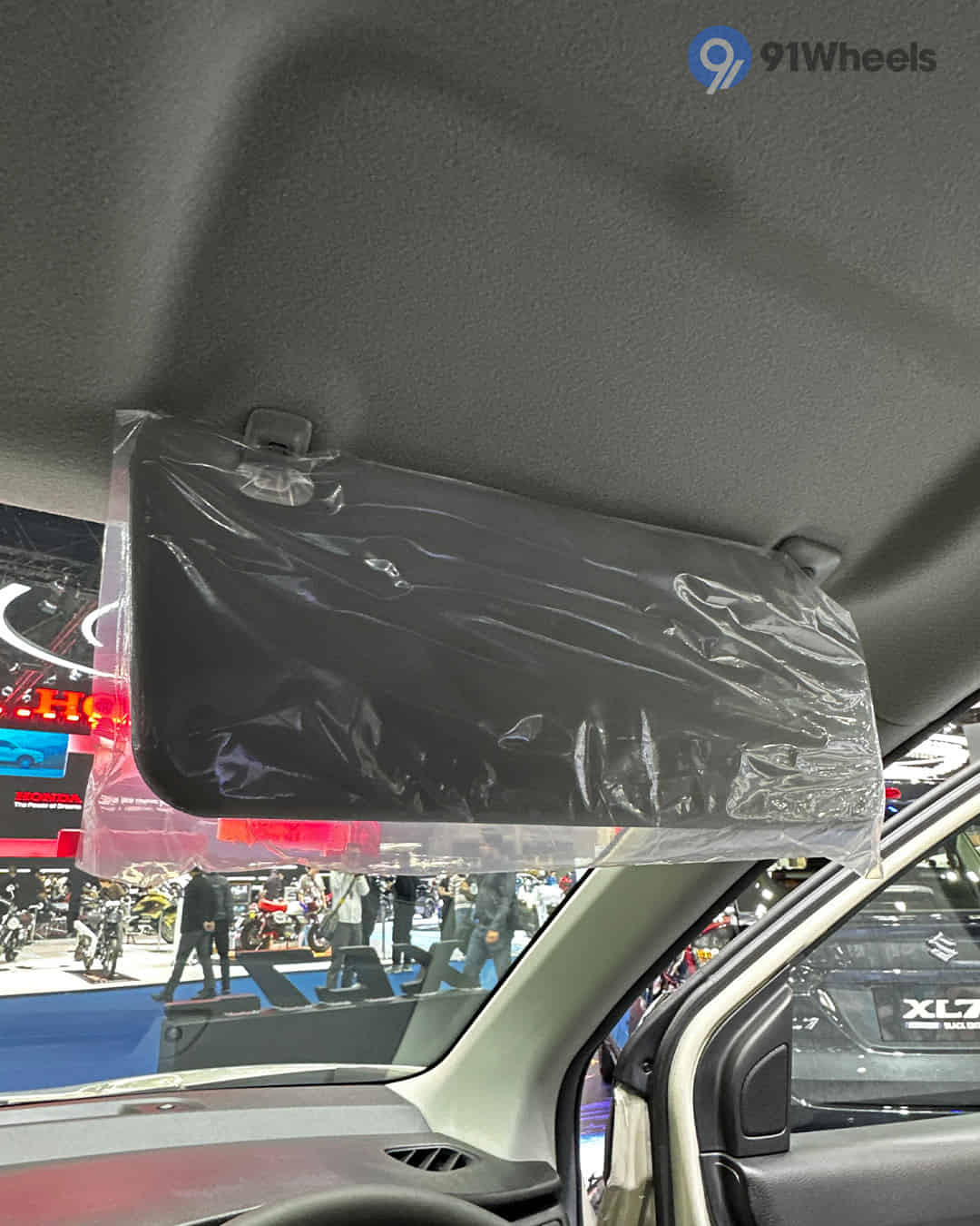 Sunvisor without Vanity mirror