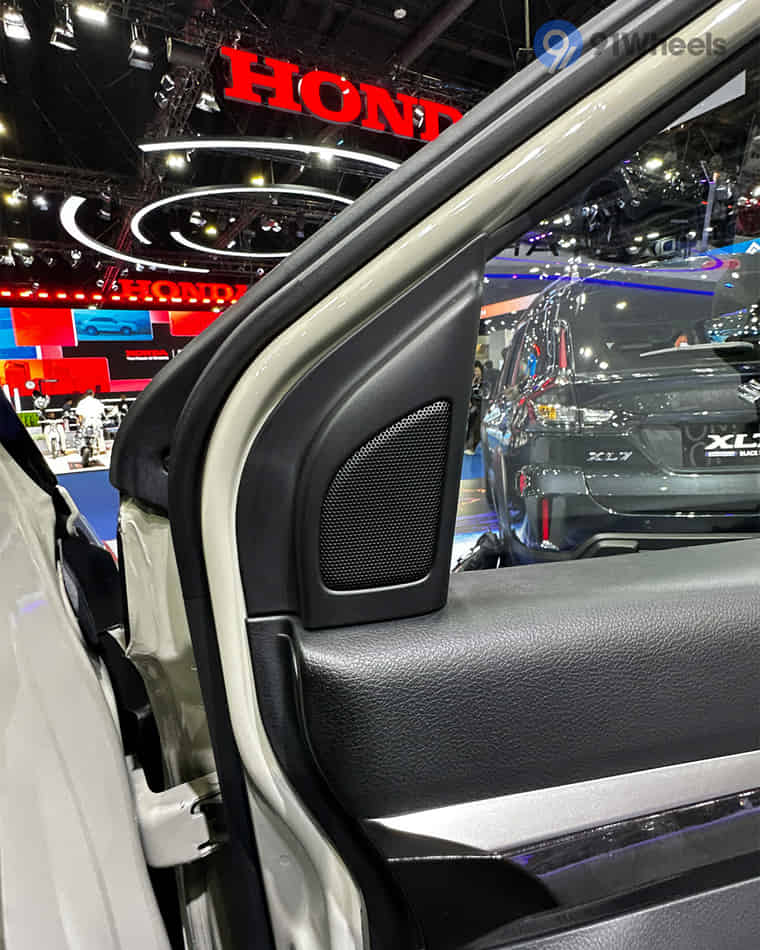 Infotainment & Charging - 2