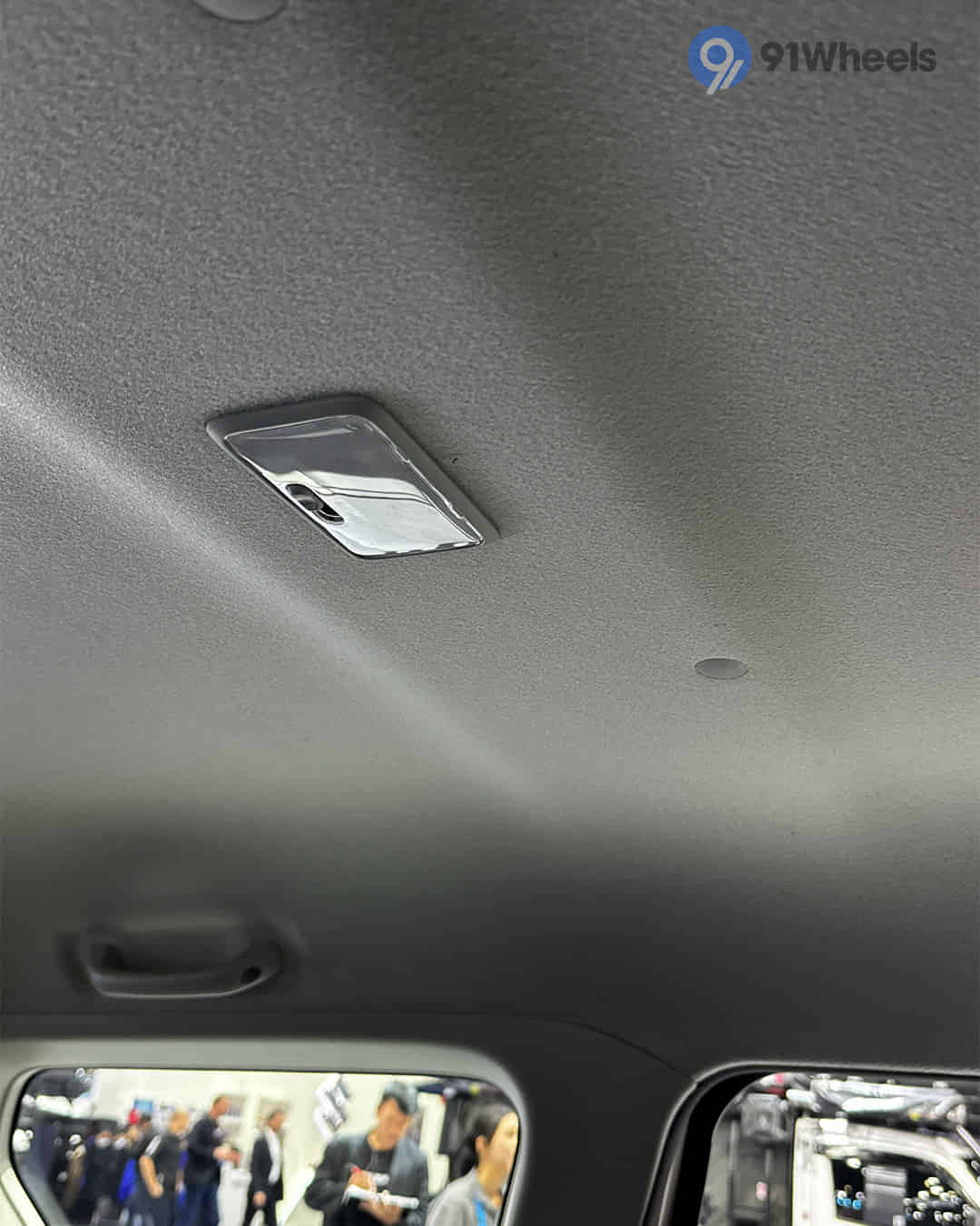 Rear Row Roof Mounted Cabin Lamps