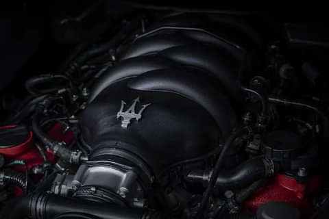 Maserati Gran Cabrio 4.7 V8 MC Petrol Engine Shot