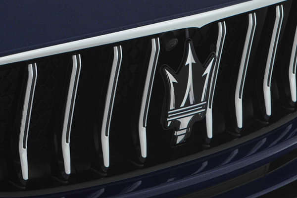 Maserati Quattroporte Grille