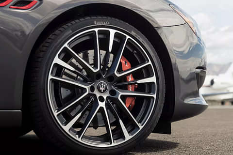 Maserati Quattroporte GT Wheel