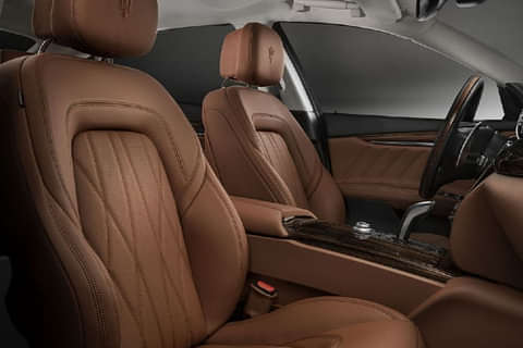 Maserati Quattroporte Modena Front Row Seats