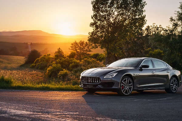 Maserati Quattroporte Left Front Three Quarter