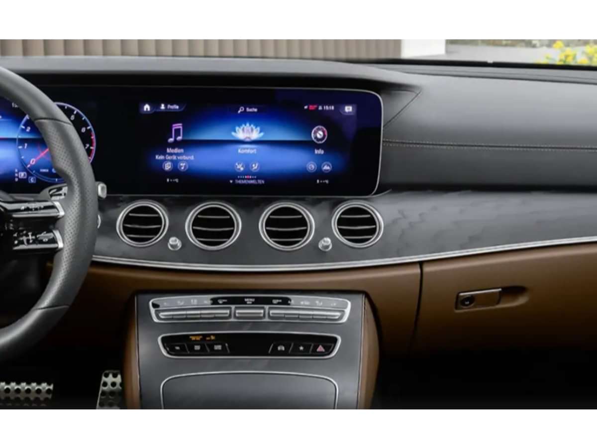 Mercedes-Benz A Class Limousine Front Centre Air Vents
