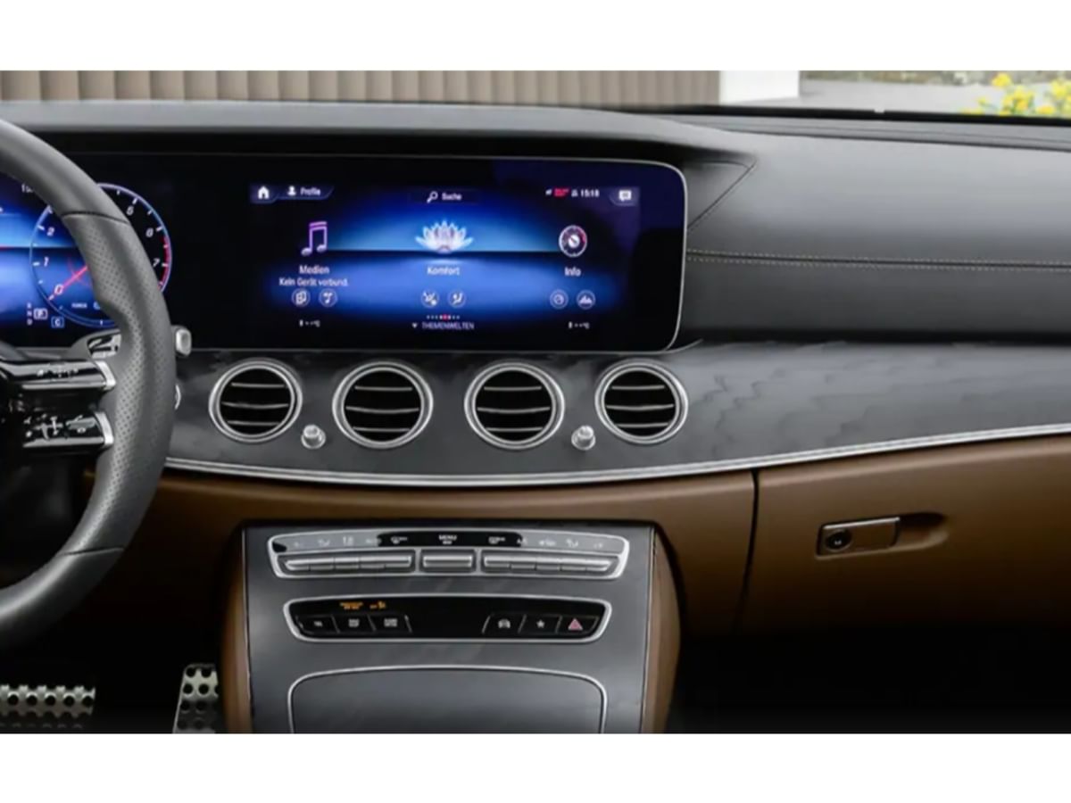Mercedes-Benz A Class Limousine Front Centre Air Vents