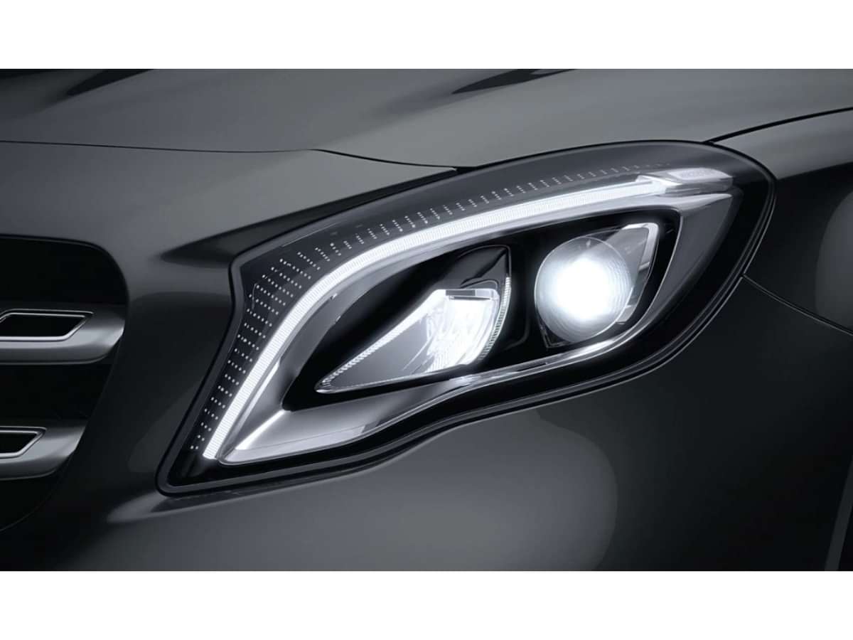 Mercedes-Benz A Class Sedan Limousine Headlight