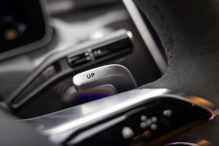 Mercedes-Benz AMG C 63 S E Performance Right Paddle Shifter Mercedes-Benz AMG C 63 S E Performance Right Paddle Shifter