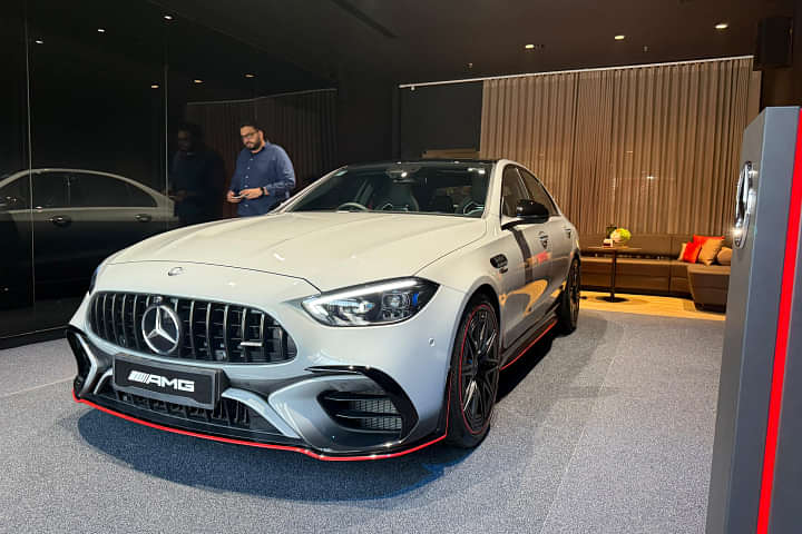 Mercedes-Benz AMG C 63 SE Performance Left Front Three Quarter