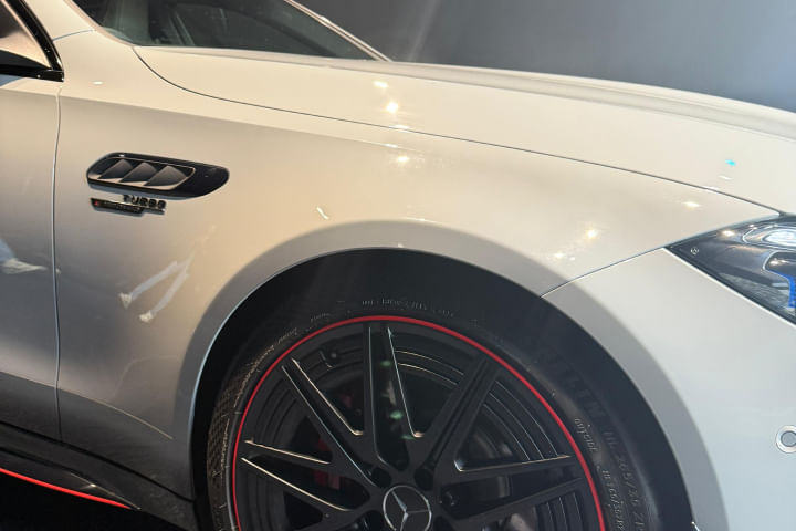 Mercedes-Benz AMG C 63 S E Performance Front Fender
