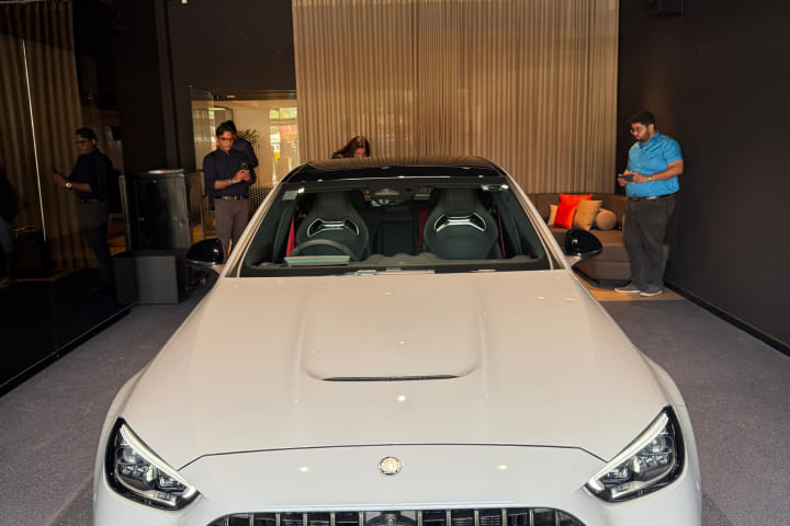 Mercedes-Benz AMG C 63 S E Performance Closed Hood/Bonnet Mercedes-Benz AMG C 63 S E Performance Closed Hood/Bonnet