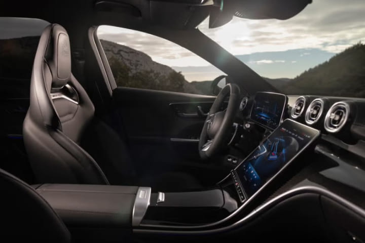 Mercedes-Benz AMG C 63 S E Performance Front Centre Arm Rest Mercedes-Benz AMG C 63 S E Performance Front Centre Arm Rest