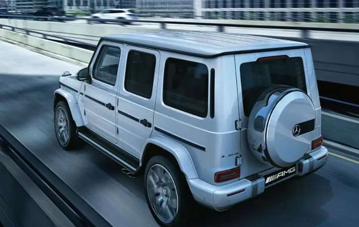 Mercedes-Benz AMG-G 63 Left Front Three Quarter