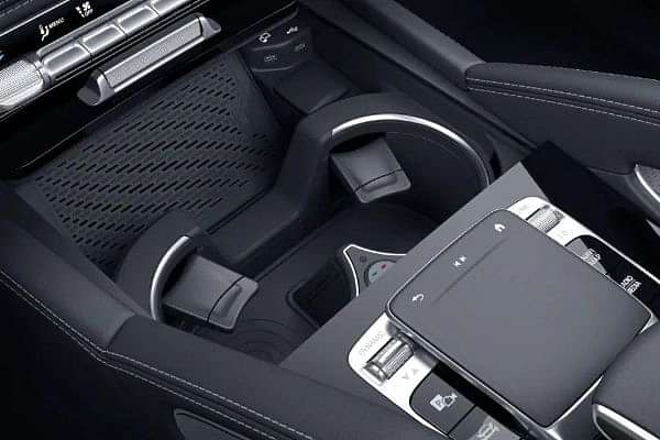 Mercedes-Benz AMG GLE 63 S Cup Holders