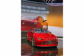 Mercedes-Benz CLA Electric Front Windshield/Windscreen Mercedes-Benz CLA Electric Front Windshield/Windscreen