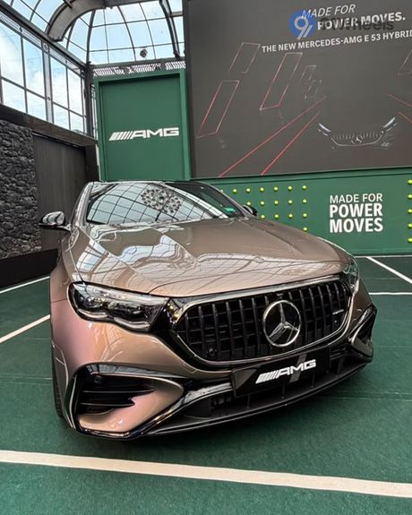 E-Class AMG E 53 4Matic+ Headlight