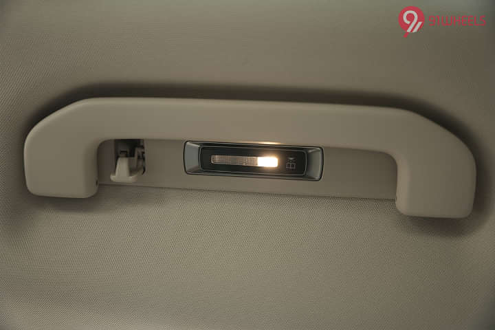 Mercedes-Benz E-Class Rear Row Roof Mounted Cabin Lamps