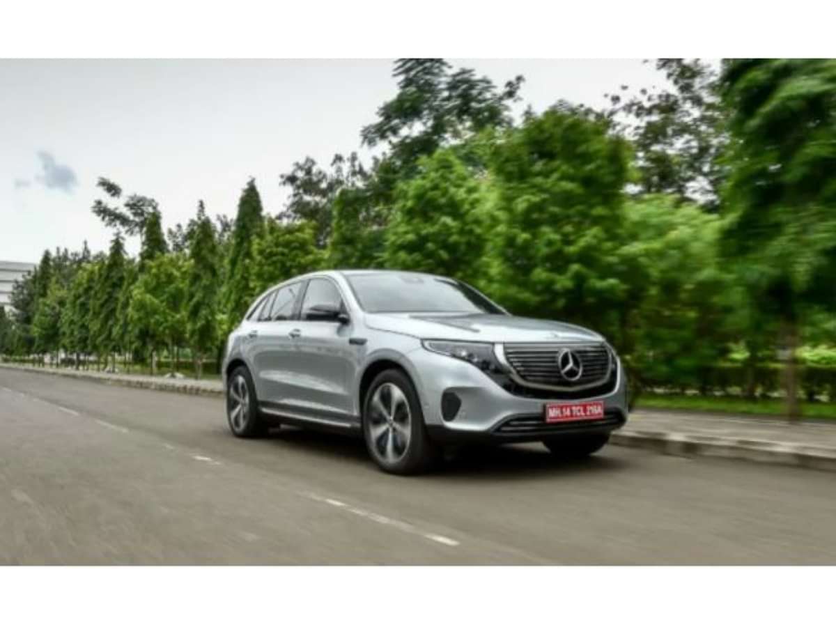 Mercedes-Benz EQC 2021-2024 Driving Shot