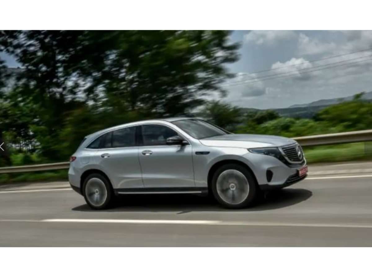 Mercedes-Benz EQC 2021-2024 Driving Shot