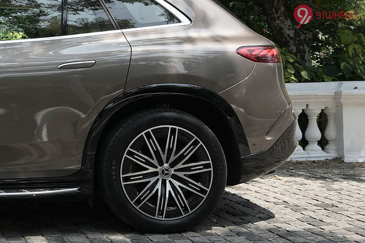 Mercedes-Benz EQS SUV EV Rear Fender