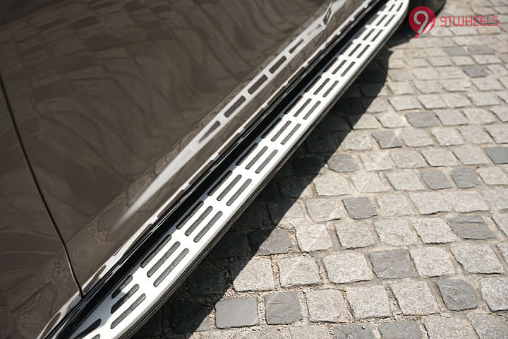Mercedes-Benz EQS SUV EV Foot Board