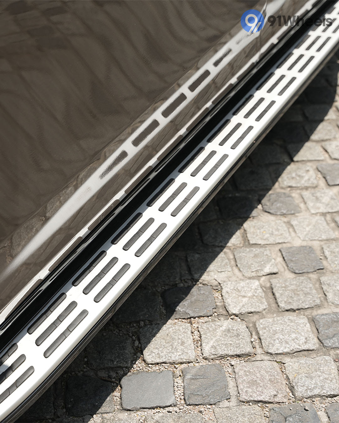 Dashboard & Front Cabin - 15